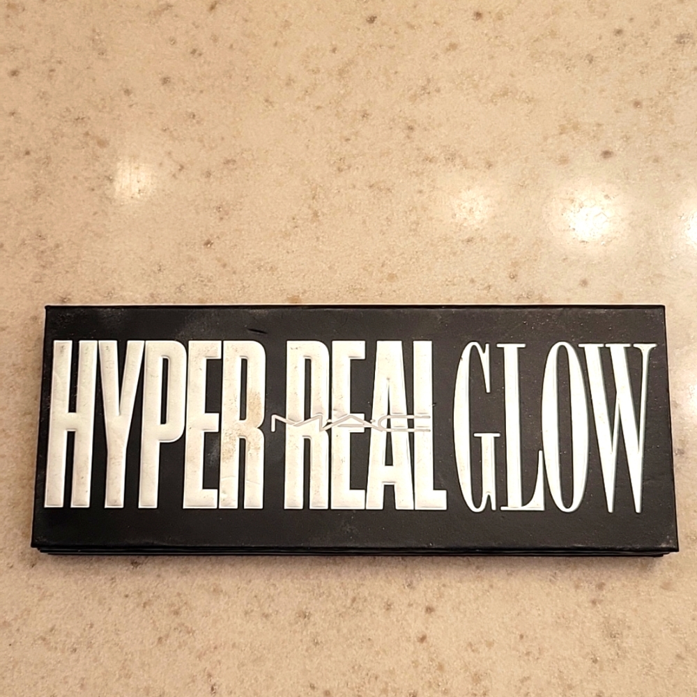 Mac hyper real glow palette
